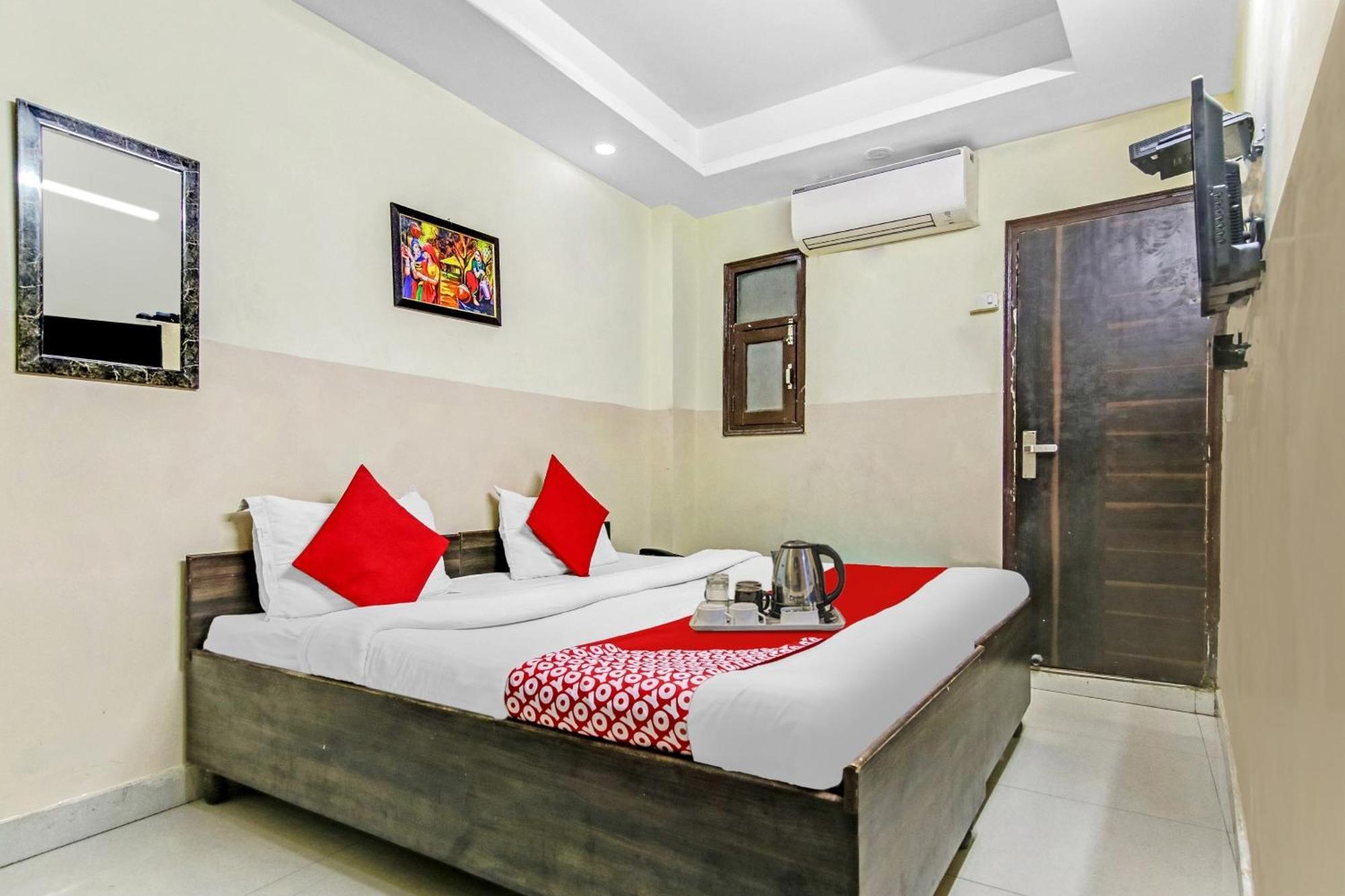 Super Hotel O Royal Green New Delhi Buitenkant foto